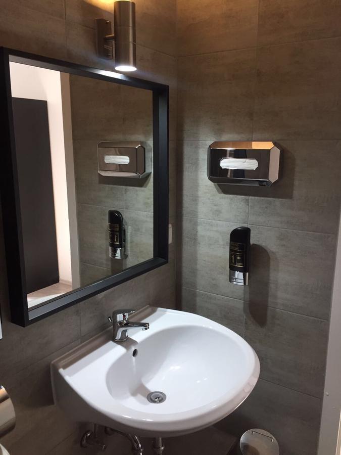 Single Room Shared Shower Toilet,591218151:JPEG