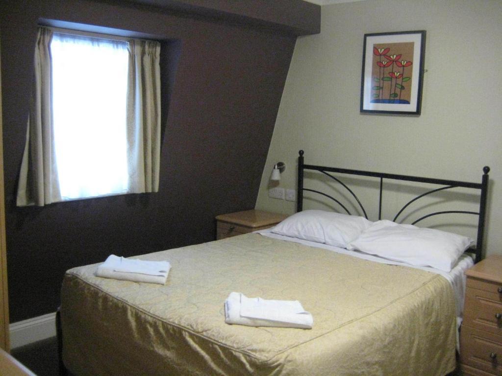 Double Room with Private Bathroom,64045579:JPEG