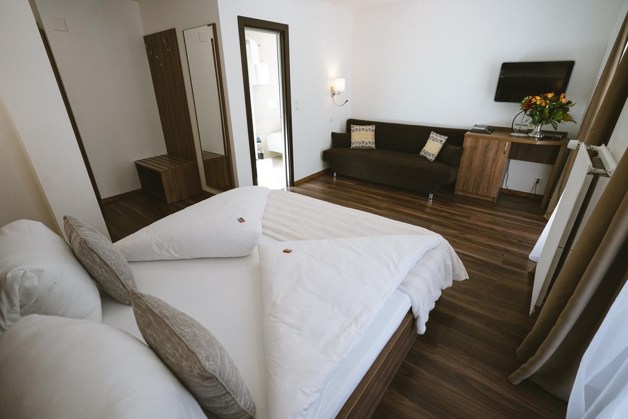 Eckzimmer mit Balkon