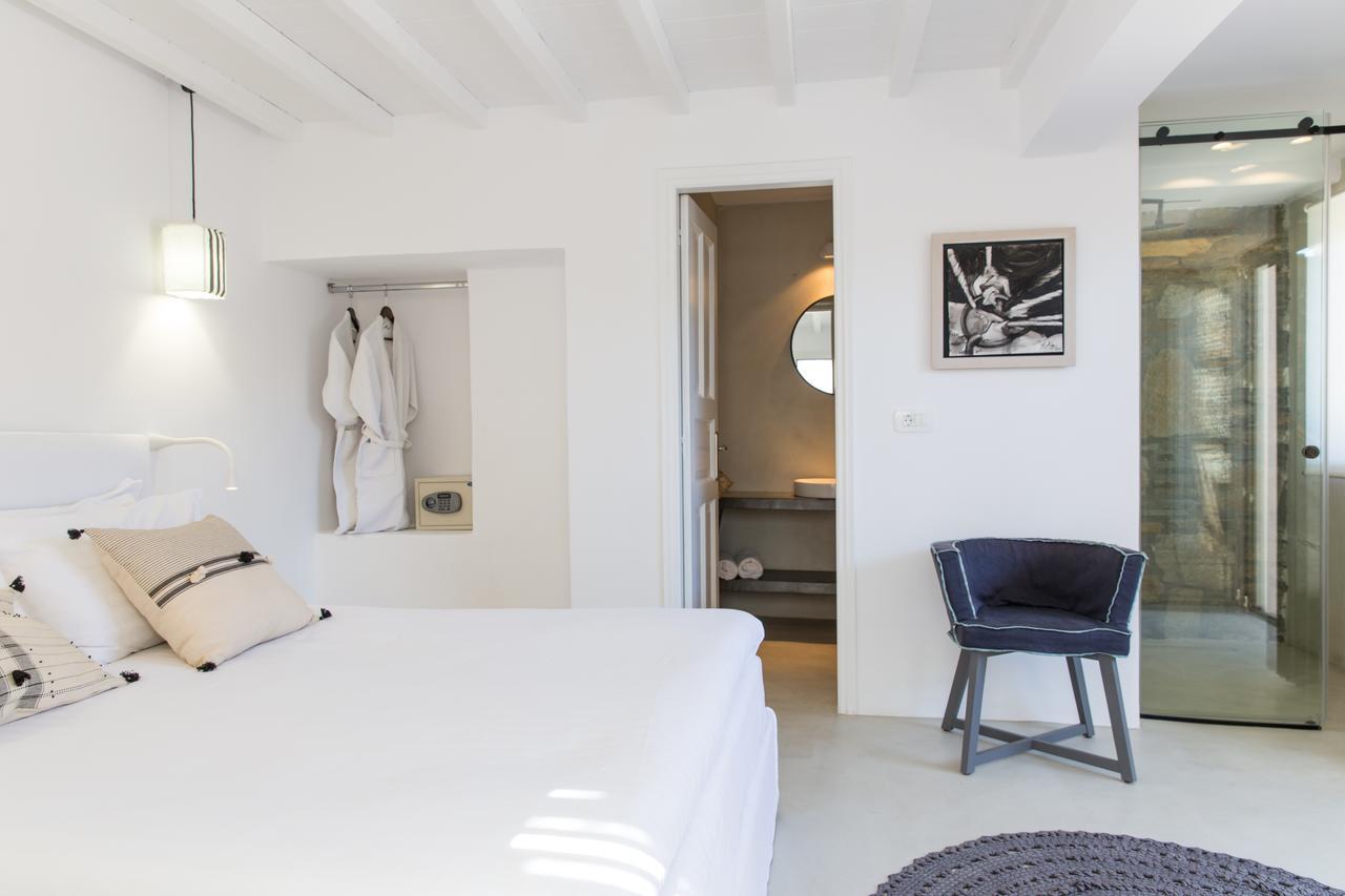 Deluxe Room Mykonian
