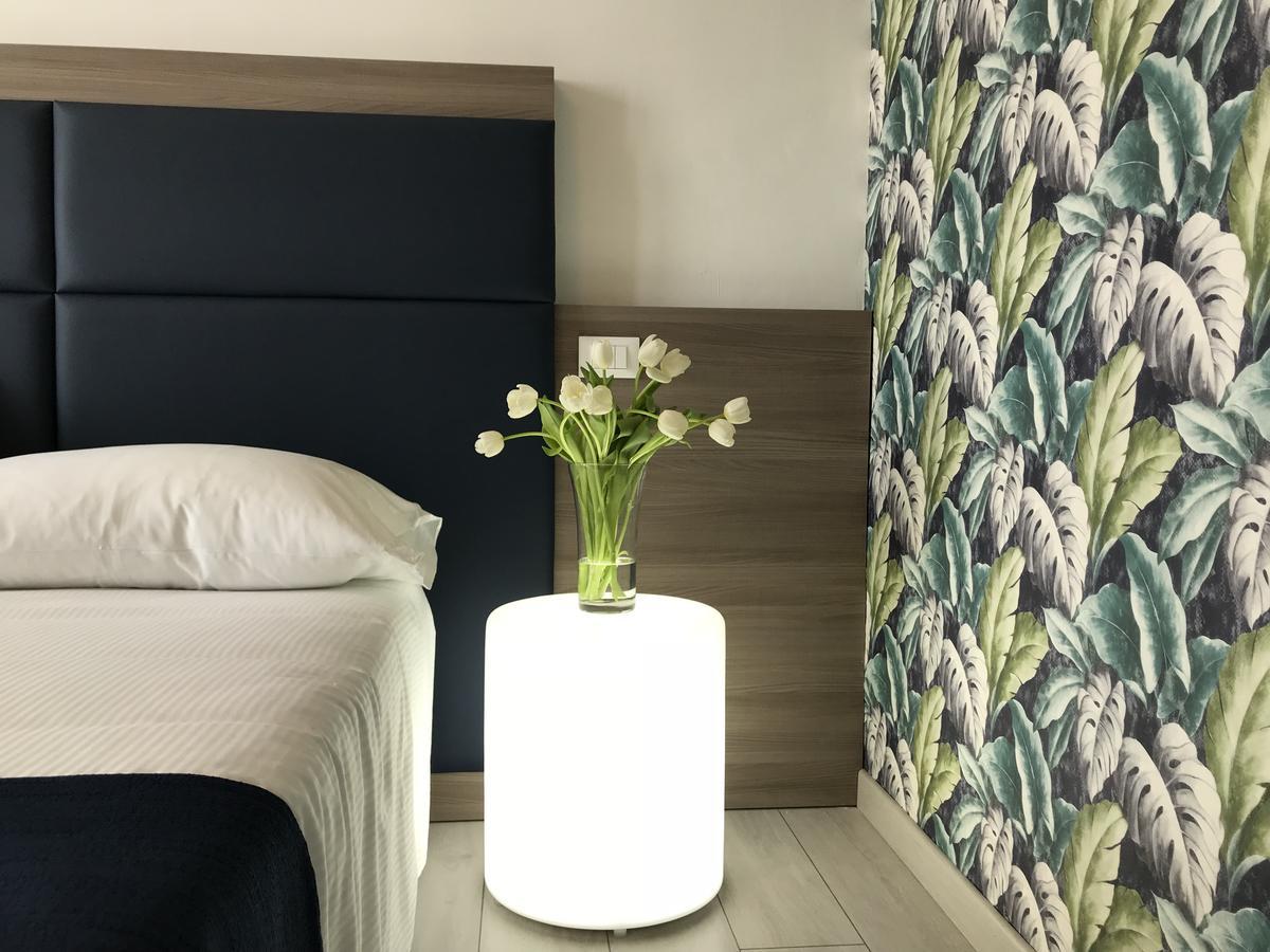 Double Room with Balcony and Lake View