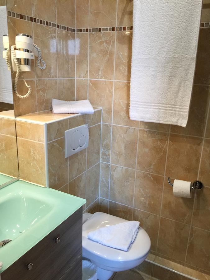 Single Room with Air Conditioning,110678940:JPEG