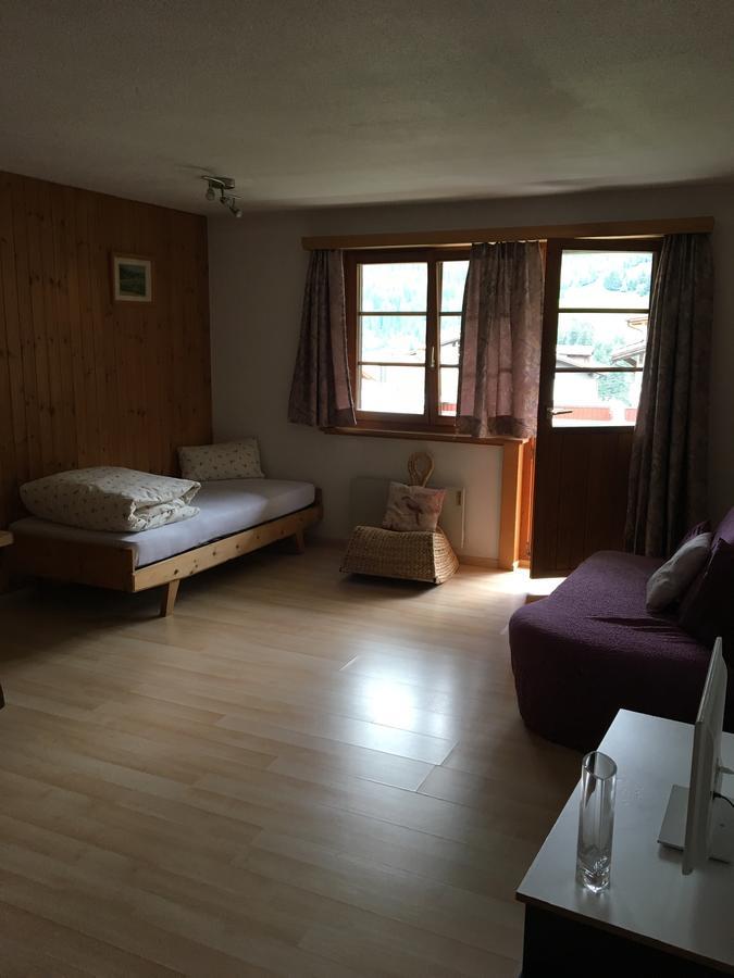 Apartment mit Balkon