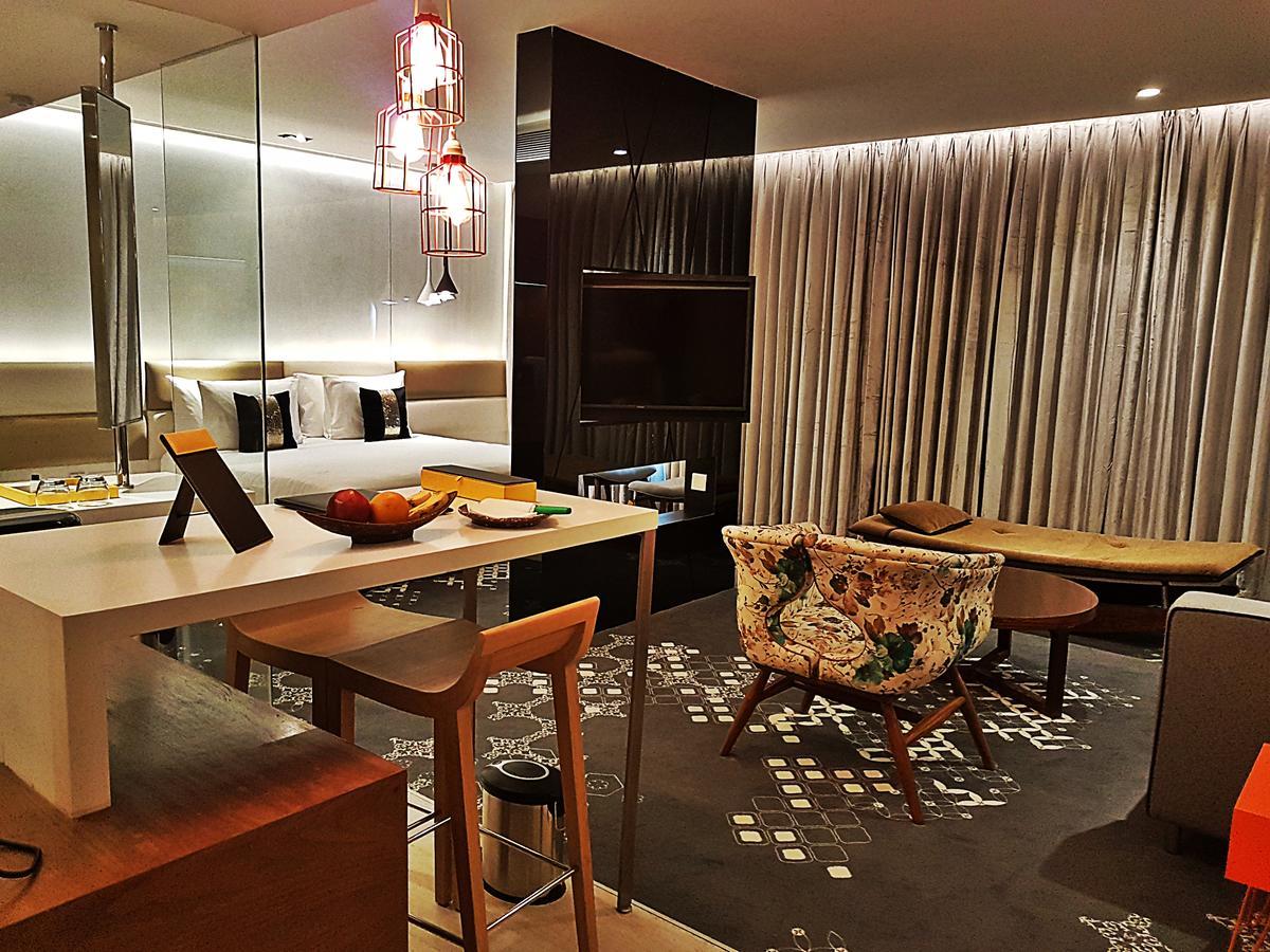 Suite - Lounge Access