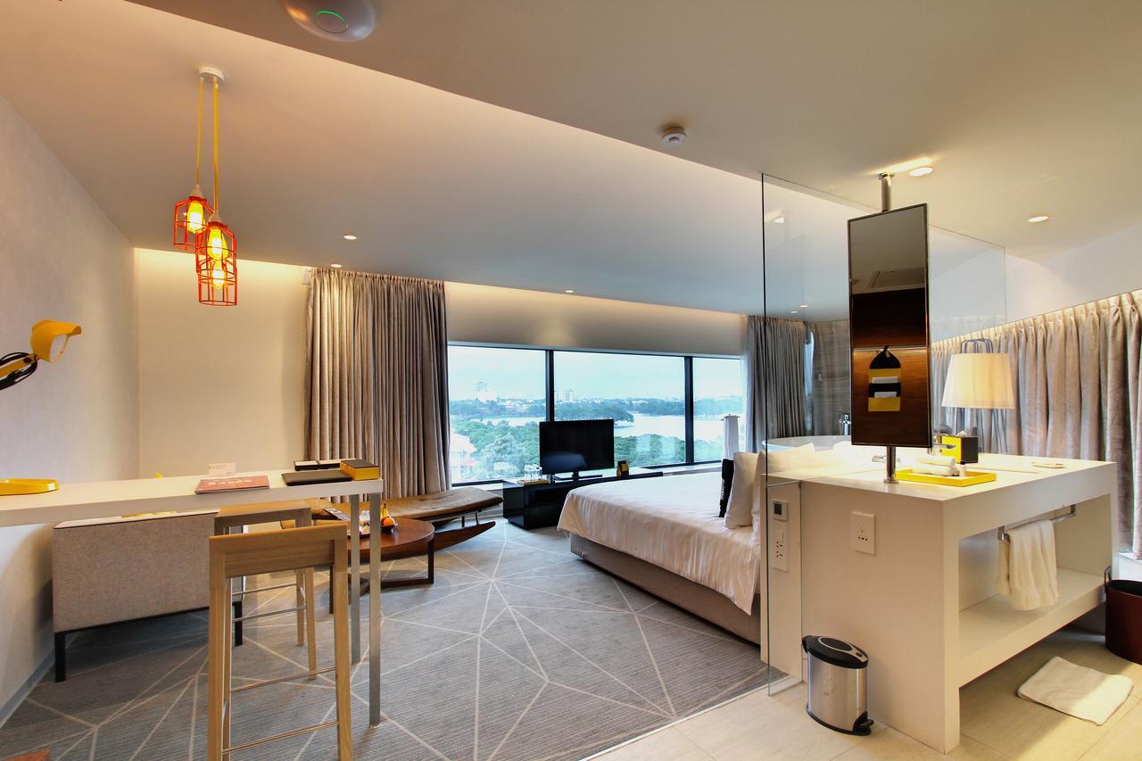One Bedroom Suite Lounge Access