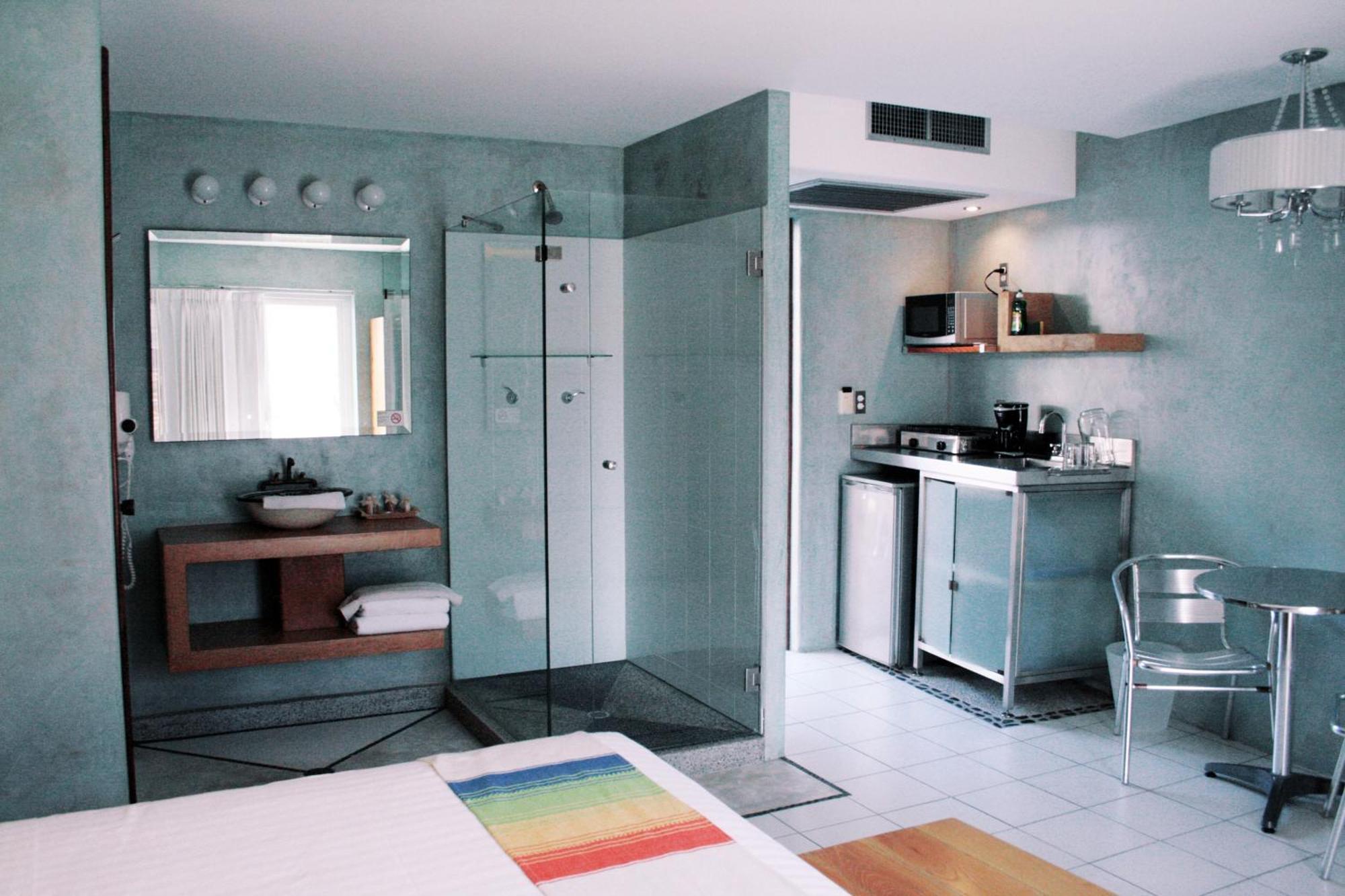 One Bedroom with Kitchenette