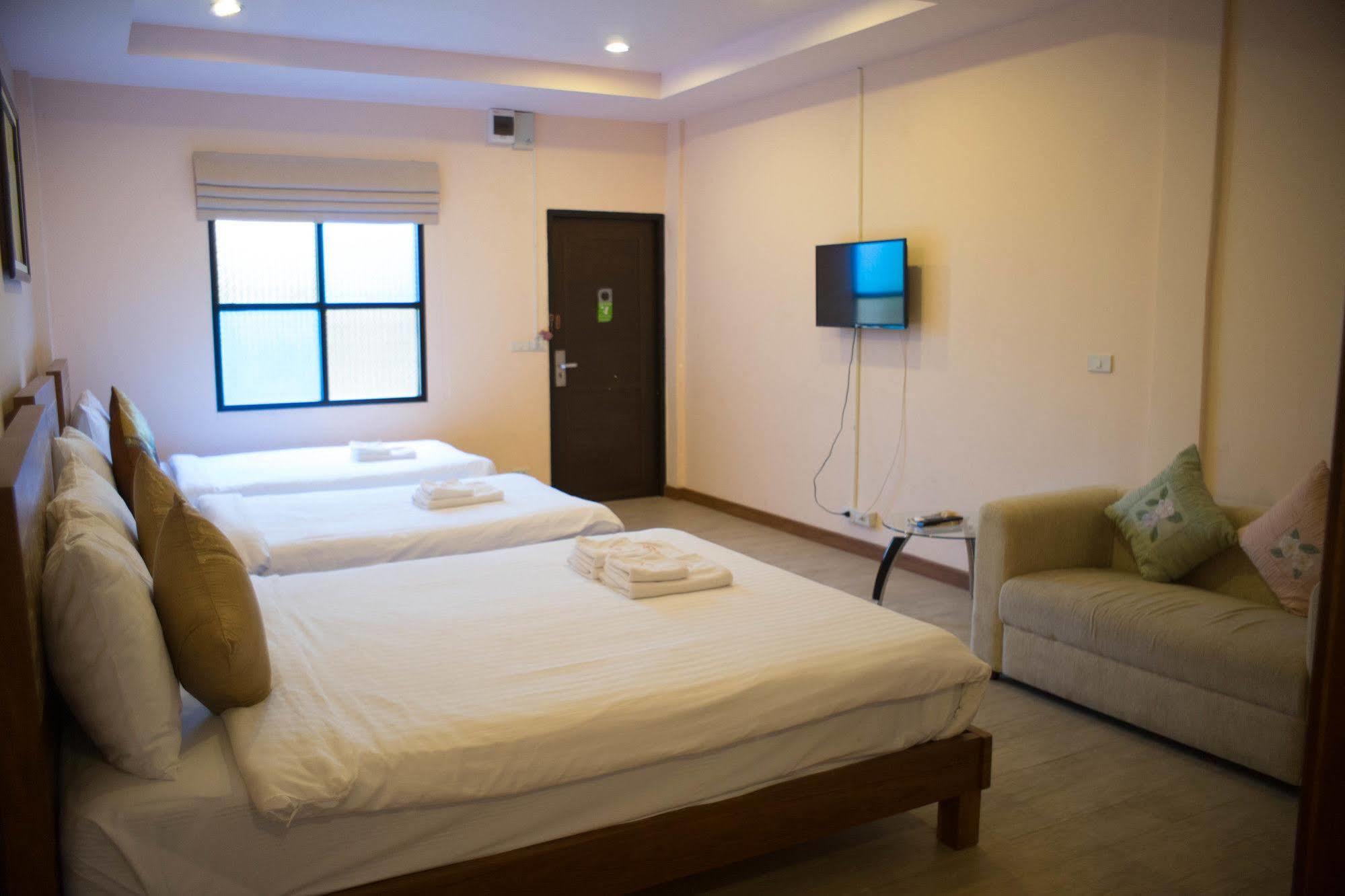 Deluxe Family Room