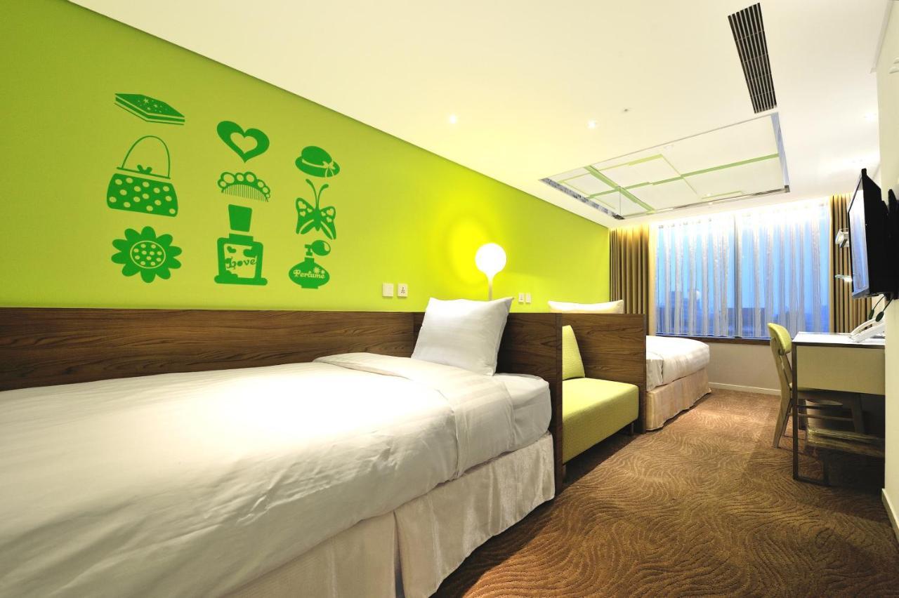Superior Twin Room with City View