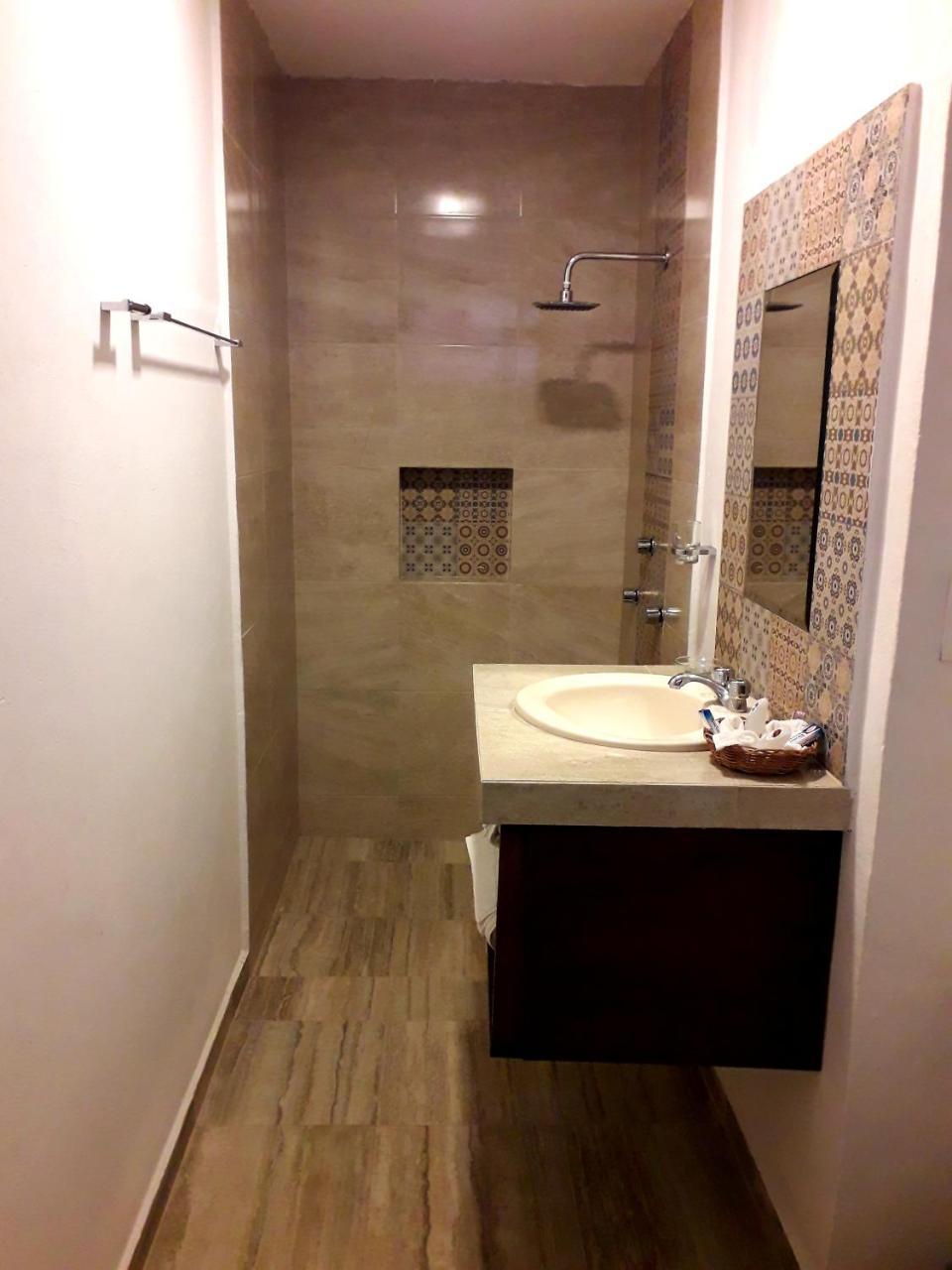 Twin Room with Pool View,775434748:JPEG