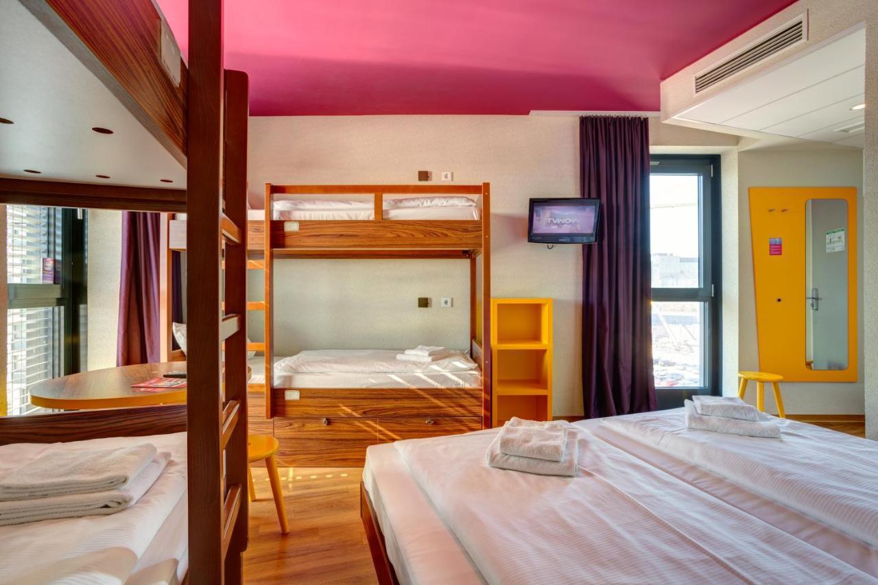 Bed in 6-Bed Mixed Dormitory Room,770054791:JPEG