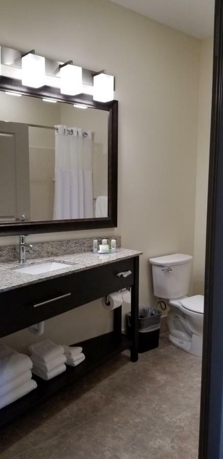 Queen Room Two Queen Beds Mobility Hearing Impaired Access or Non-Smoking,784641345:JPEG
