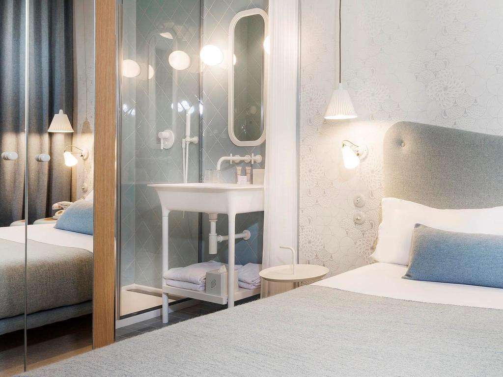 Classic Single Room Large Bed