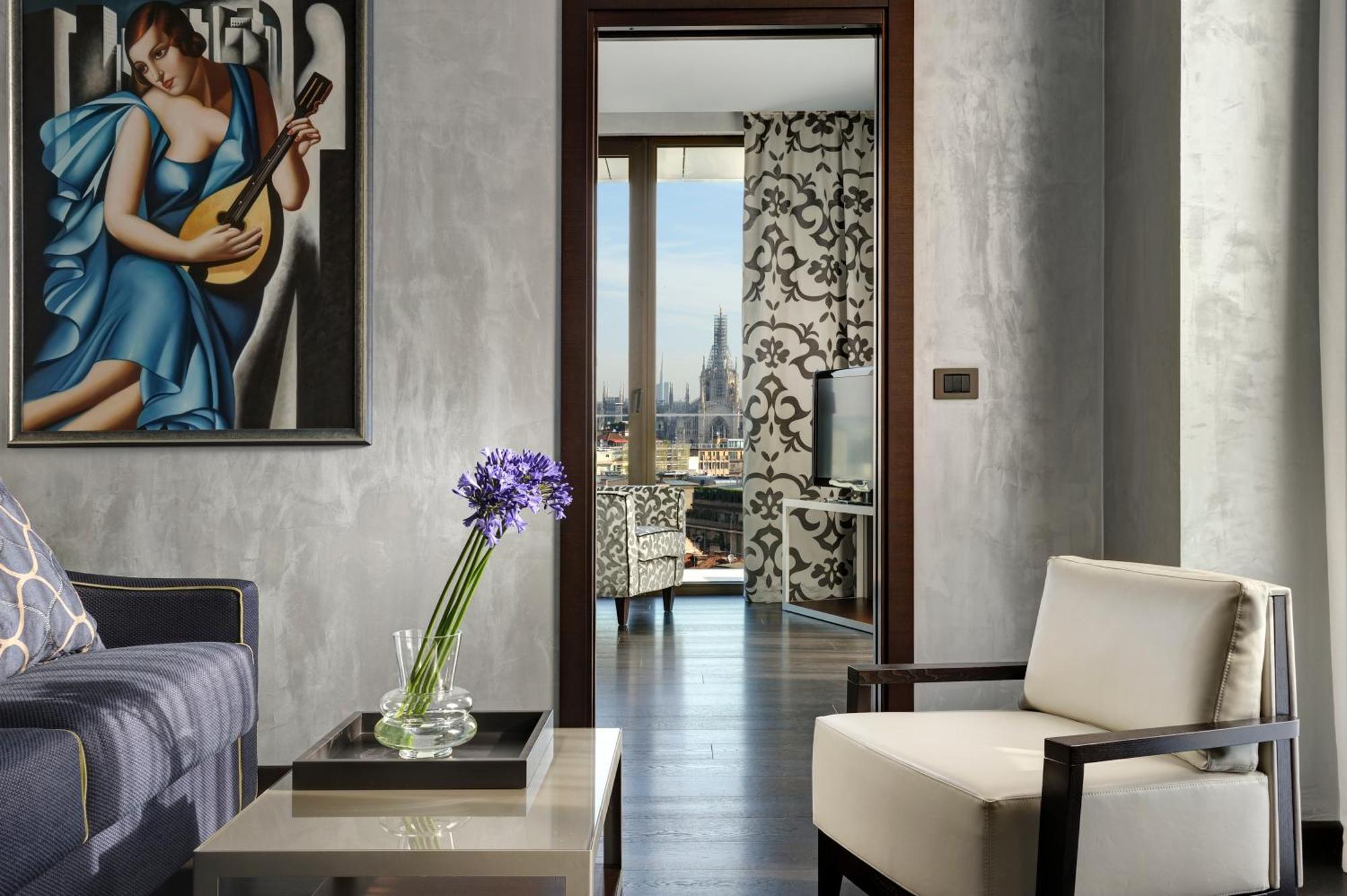 Executive Suite Duomo View