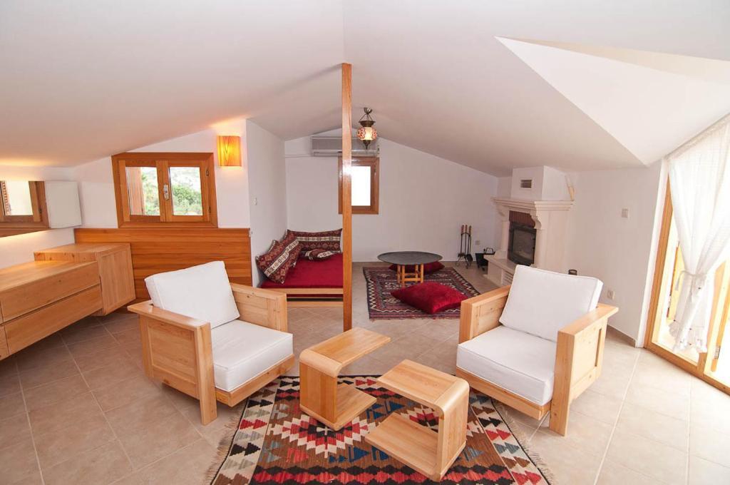 Penthouse Suite,8772674:JPEG