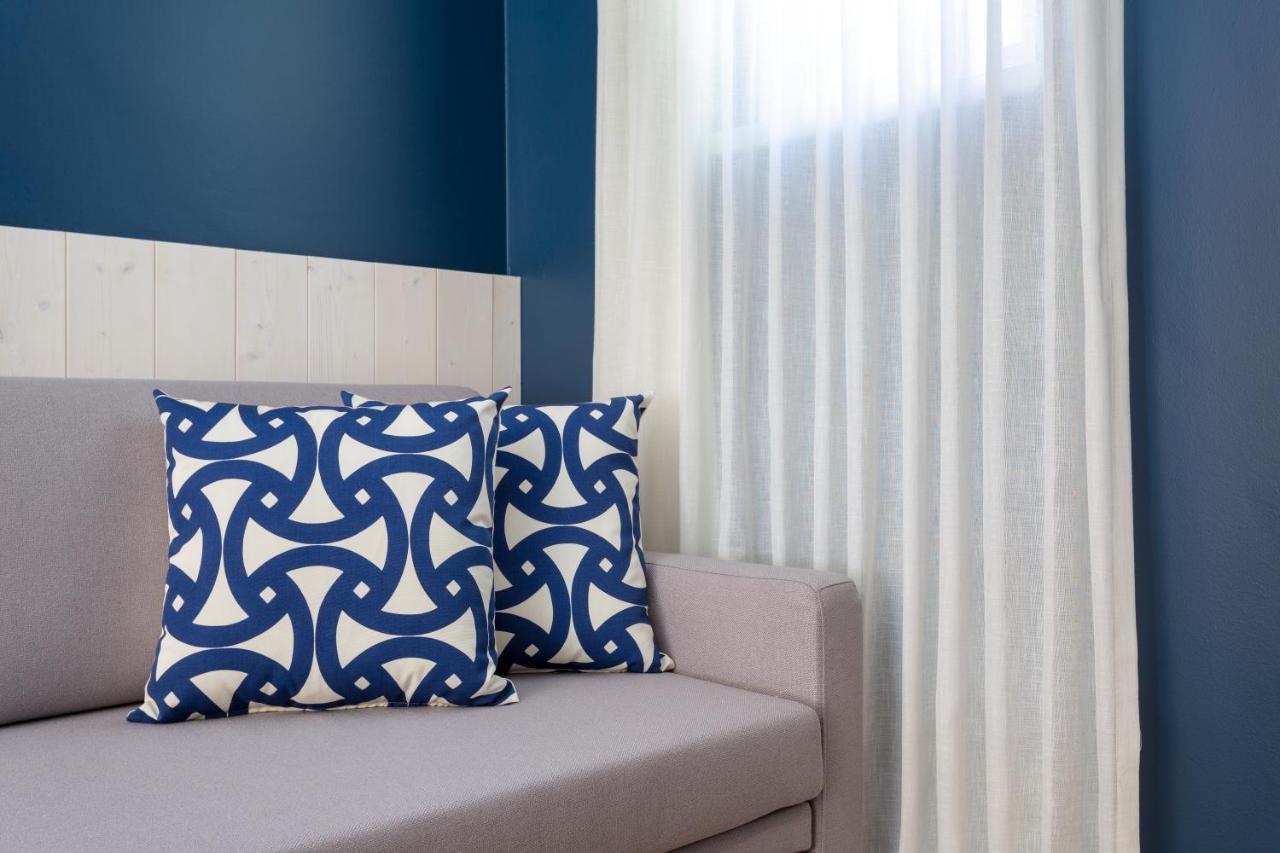 Twin Central Room,971033542:JPEG