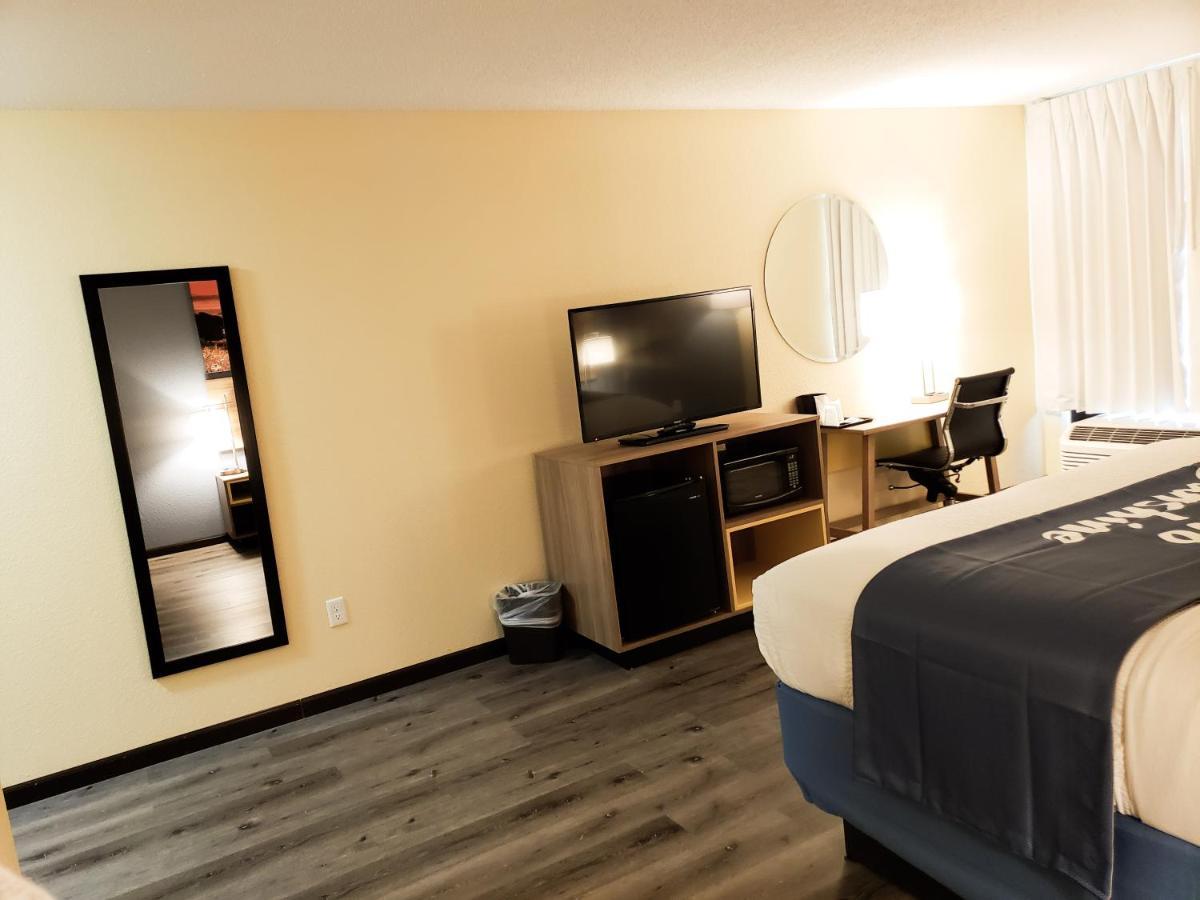 Queen Room Two Queen Beds Non-Smoking