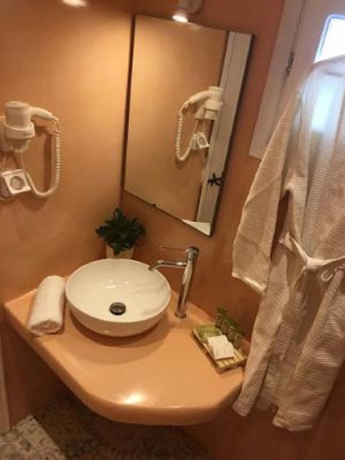 Superior Suite with Hot Tub & Caldera View,417271572:JPEG