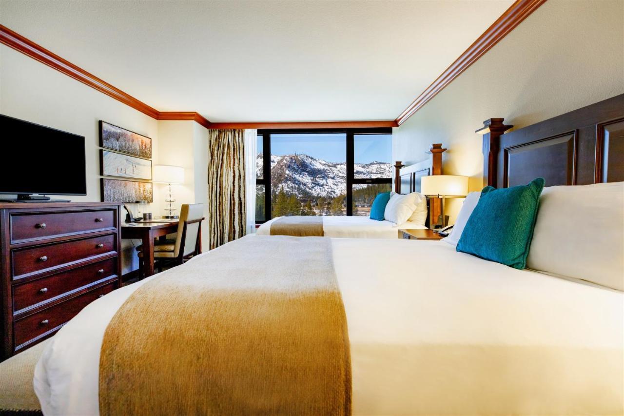 Deluxe Queen Room with Valley View