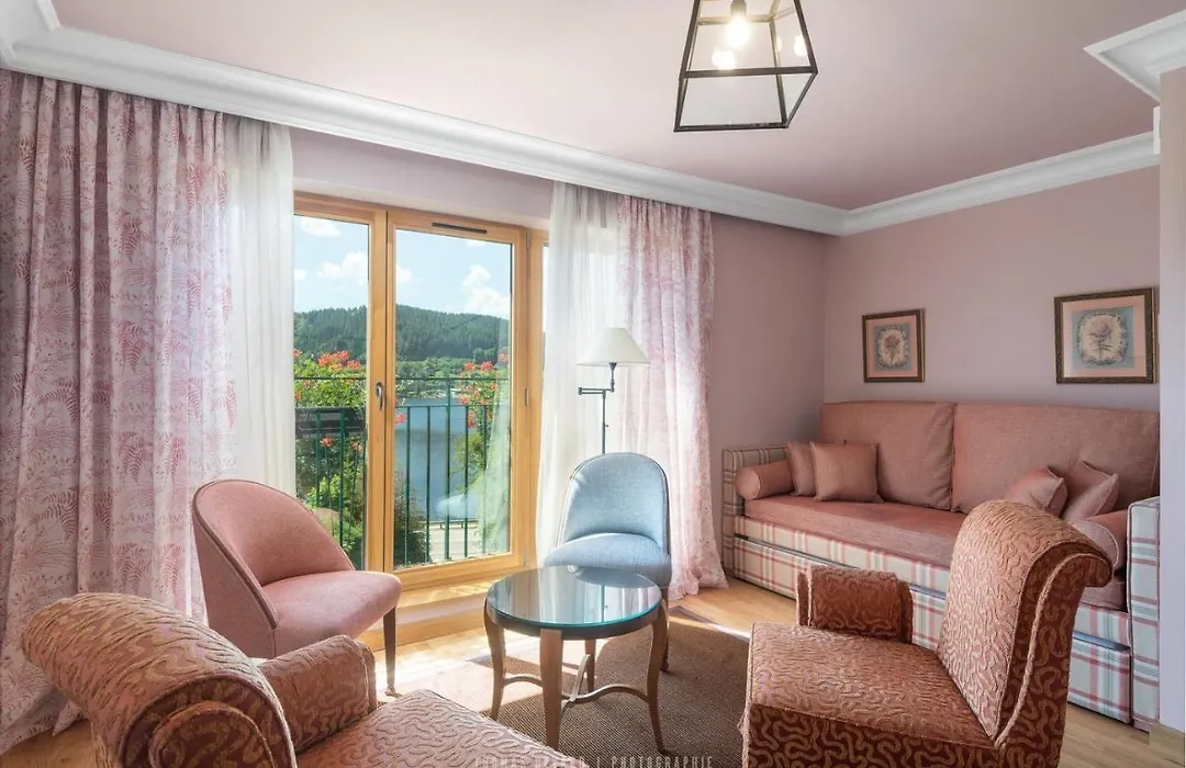 Le Manoir Au Lac-1