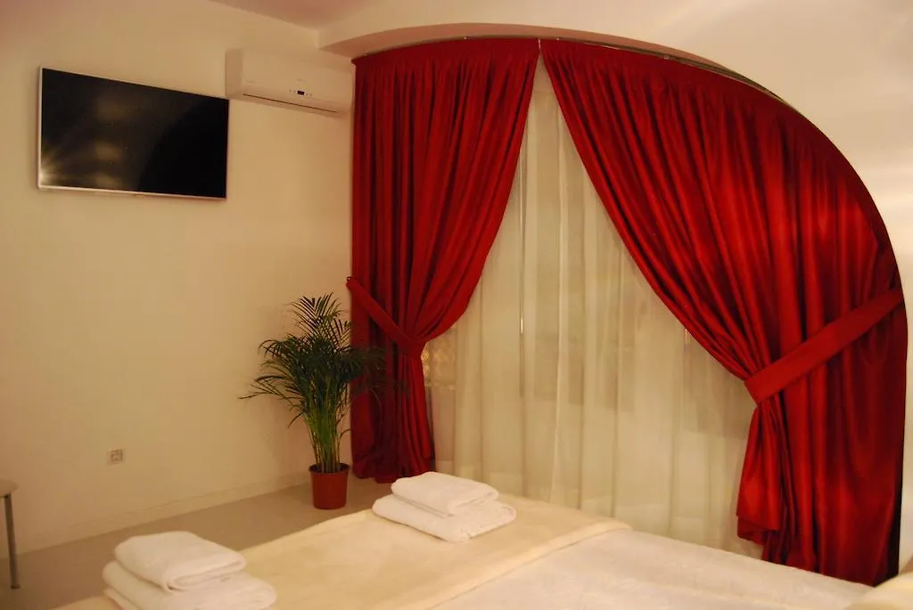 Hostal Petite Maman-1