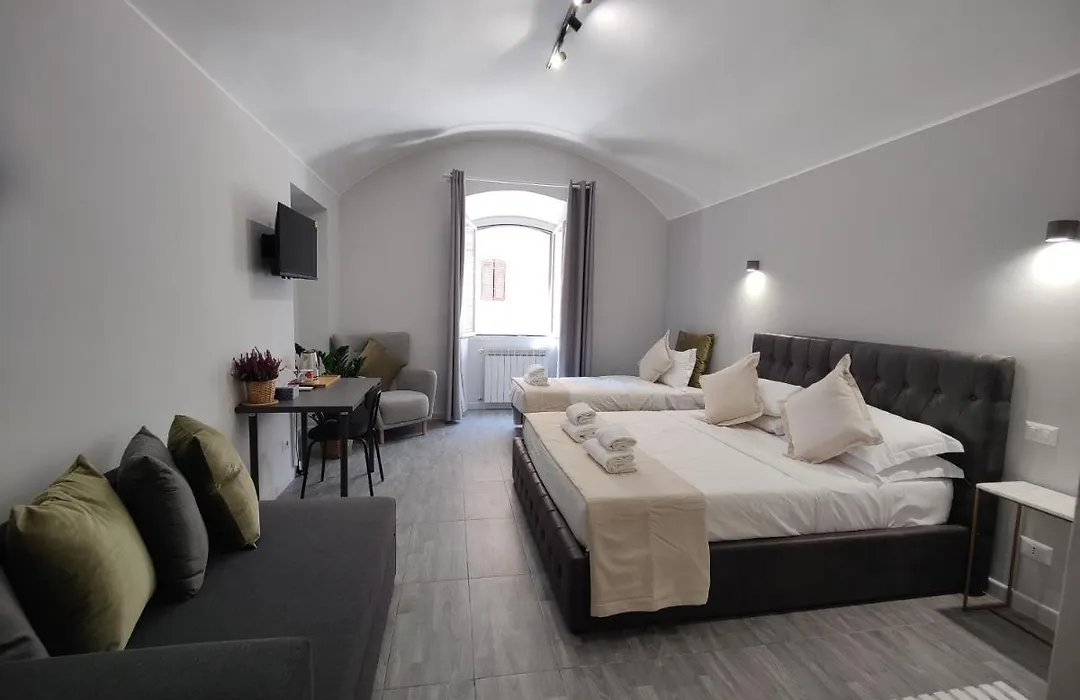 Holiday 168 Guest House-1