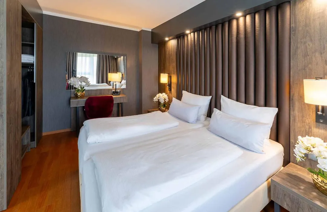 Plaza Premium Karlsruhe-1