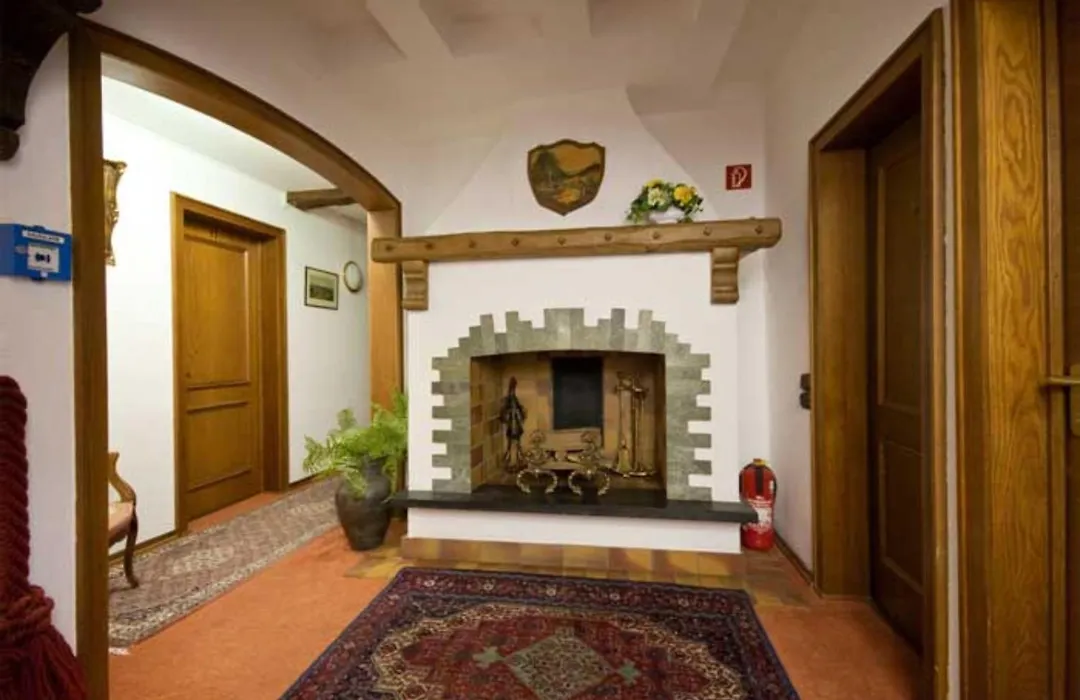 Burghotel-1