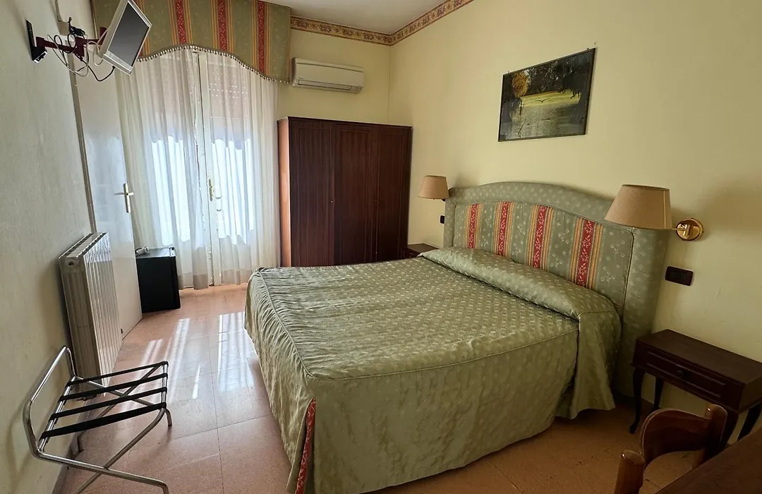 Hotel Ely-1
