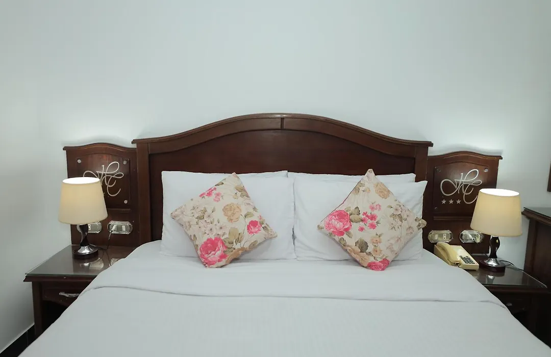 Happy City Hotel-1
