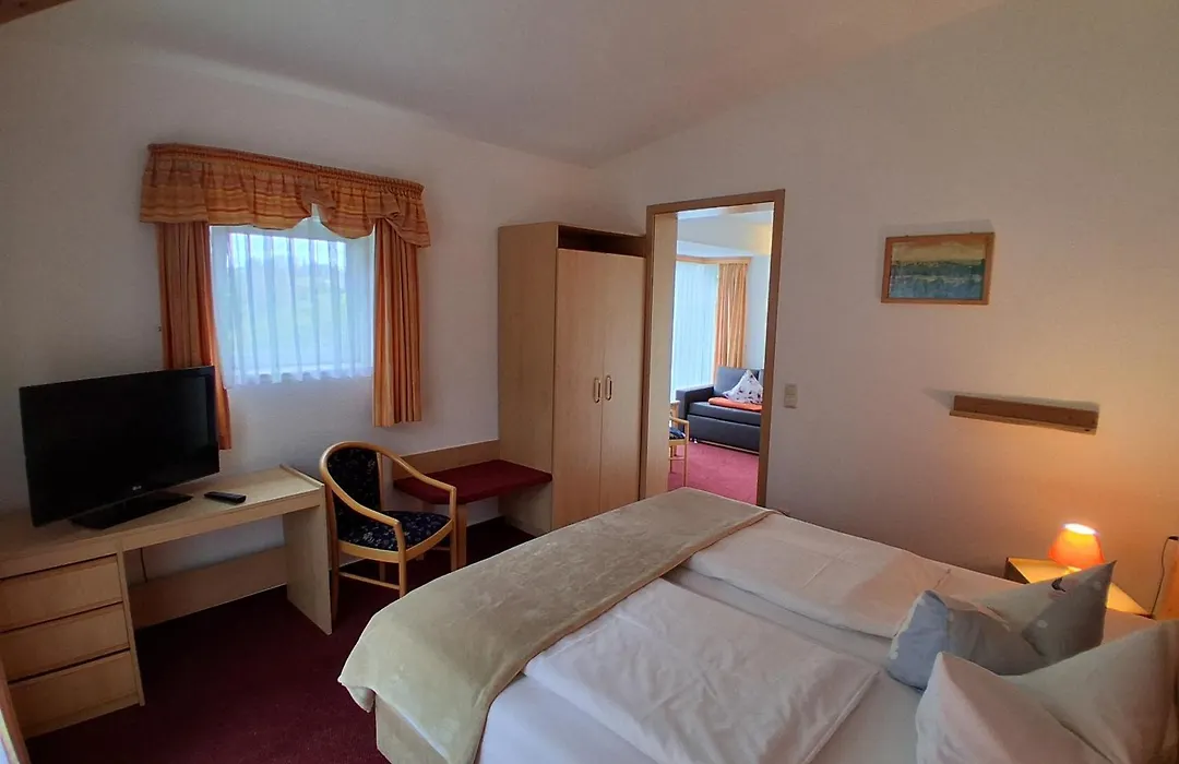 Hotel Haus Oberland-1