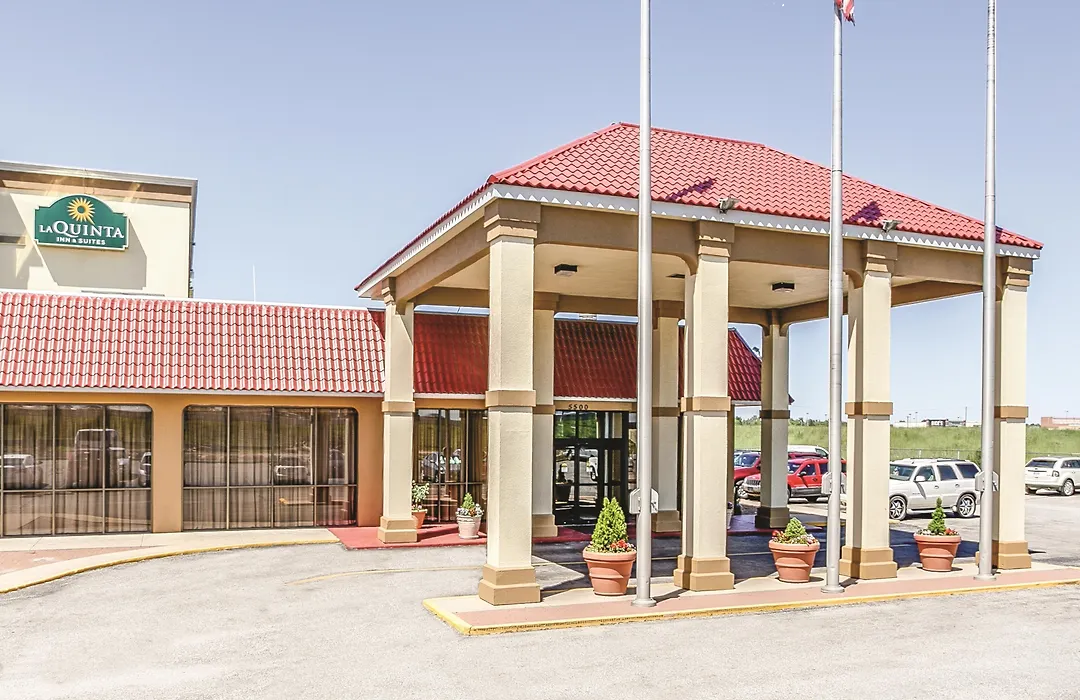 Wingate By Wyndham Wichita Airport-1