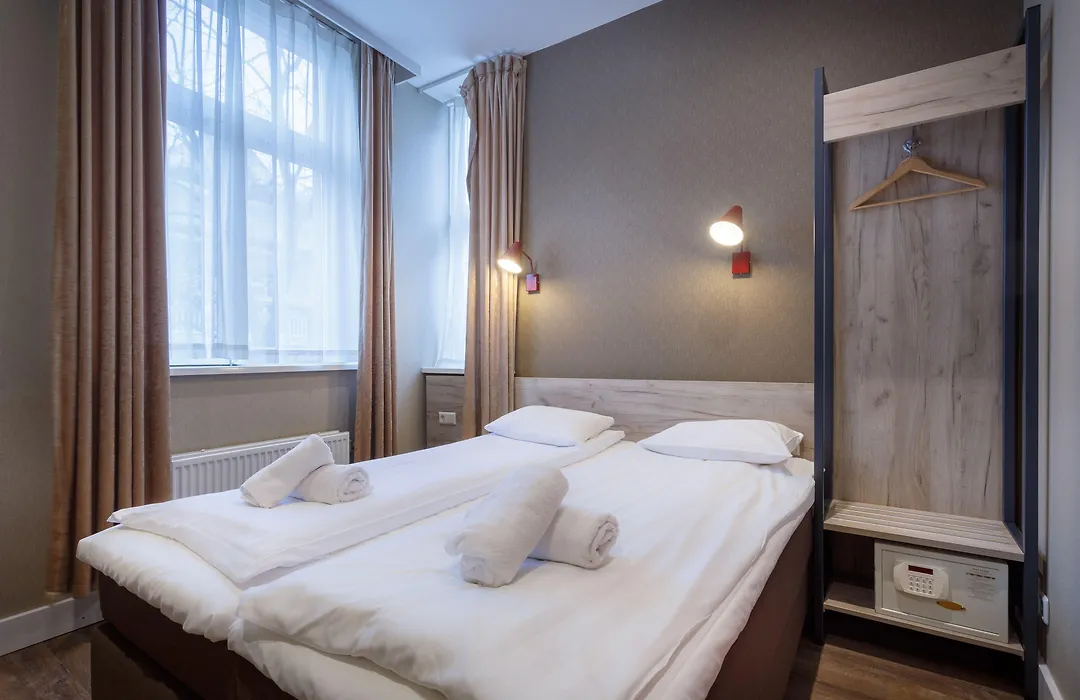 Amsterdam Downtown Hotel-1