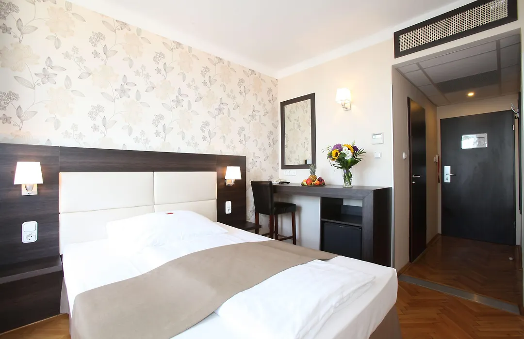 Medos Hotel-1