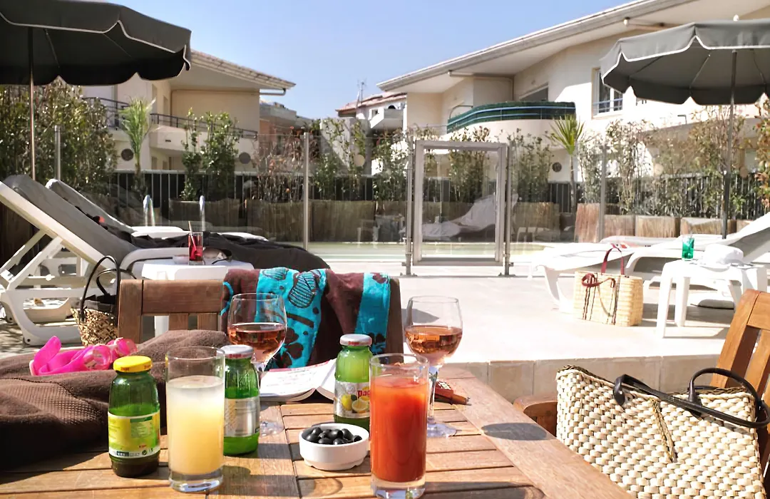 Hotel Le Revest-1