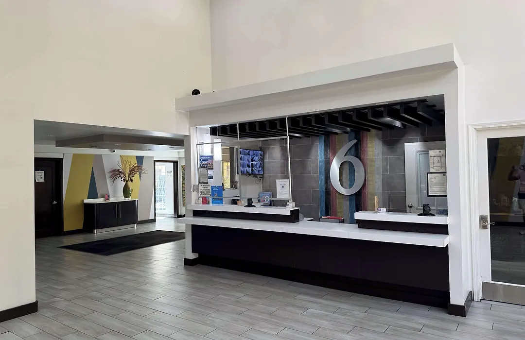 Motel 6 Hollywood-1