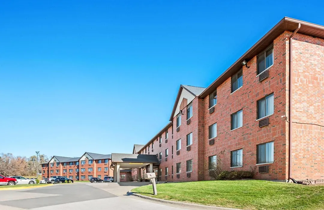 Days Inn & Suites By Wyndham Des Moines Airport-1