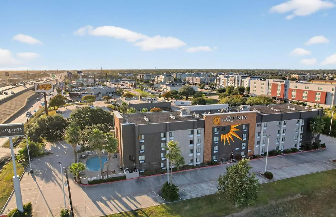 La Quinta By Wyndham Houston Baytown East-1