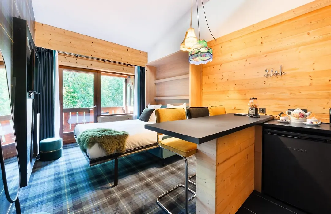 Mamie Megève-1