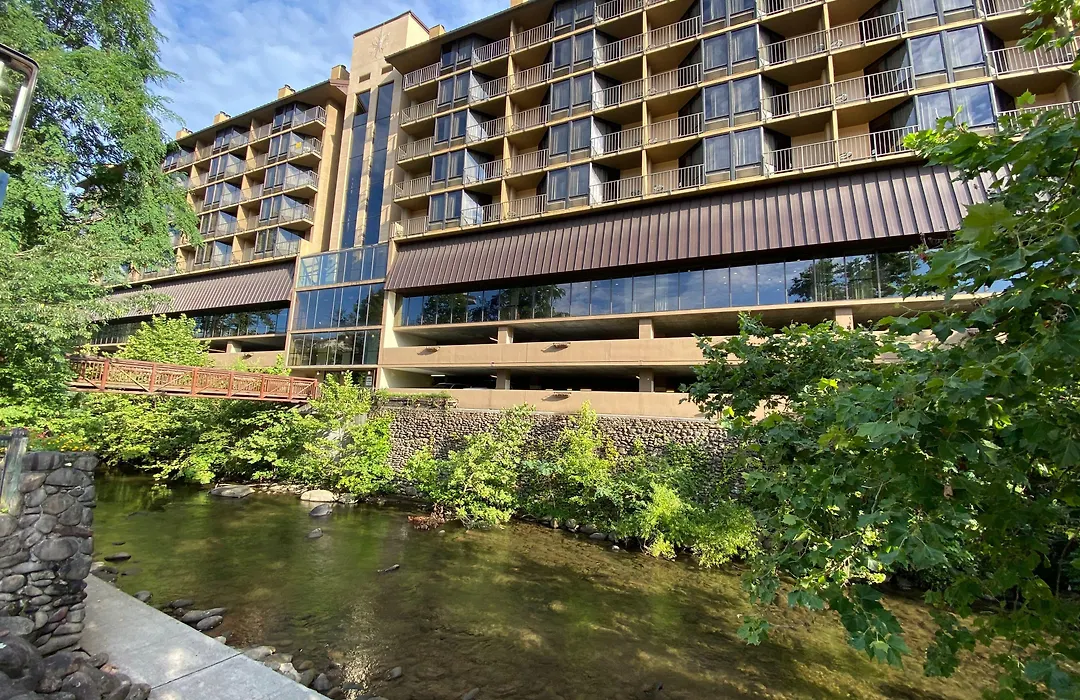 Edgewater Hotel And Conference Center-1
