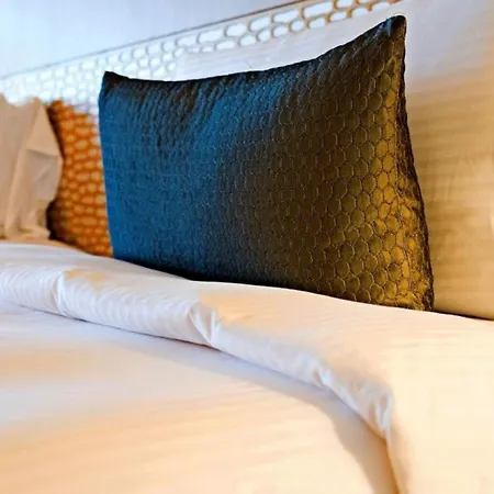 Cliff Hotel-2