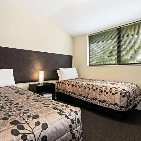 Quality Suites Amore-2