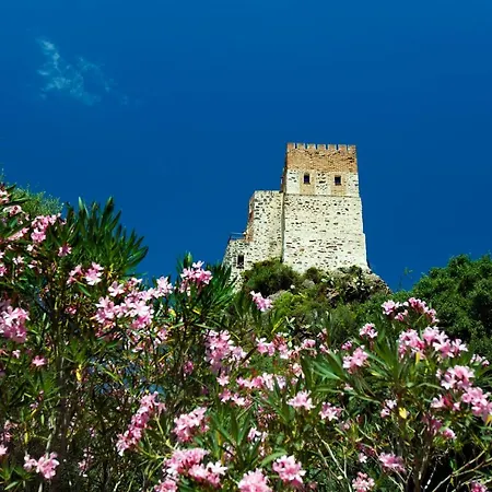 Castello Malicas-2