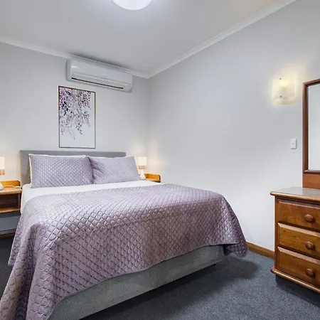 Adelaide Inn-2