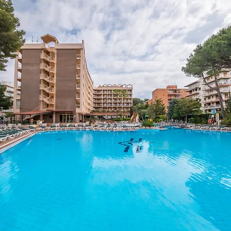 Golden Avenida Family Suites 4*-3