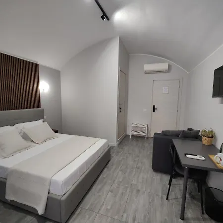 Holiday 168 Guest House-2