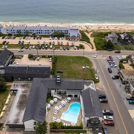 A Wave Inn - Montauk-3