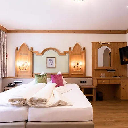 Hotel Schlosshof-3