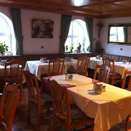 Hotel Preishof-3