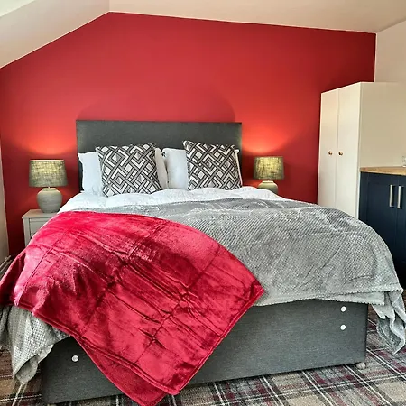 The Prince Albert Pub & Hotel With Onsite Free Parking 2 Minutes From Legoland-3