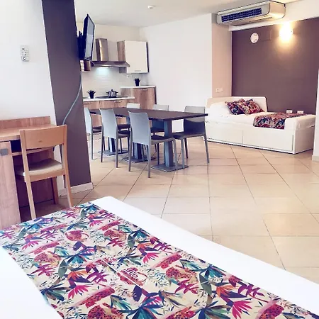 Amalfi Smart Rooms & Apartments - Ideale Per Ragazzi-3
